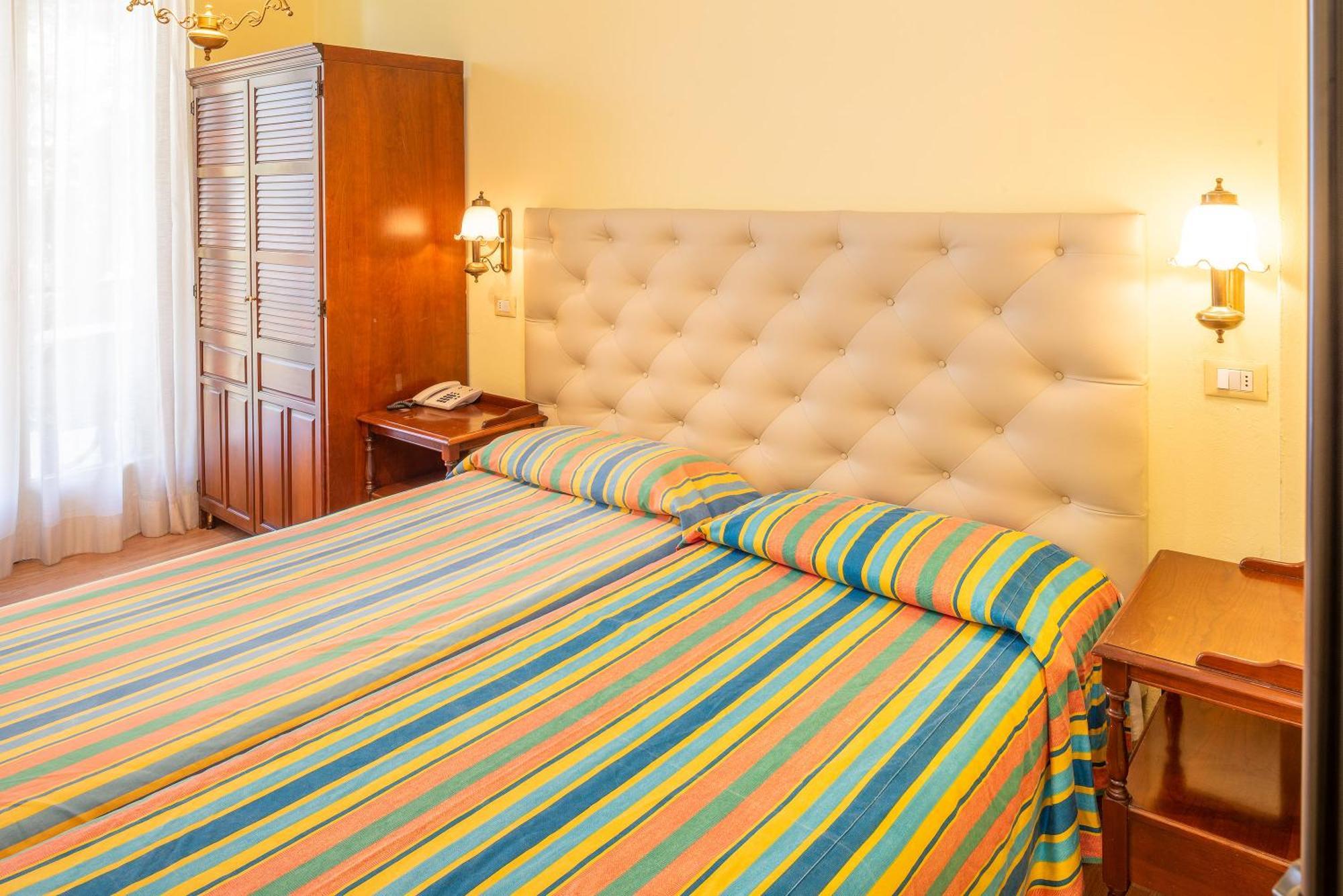 Hotel Palme & Suite Garda  Exterior foto