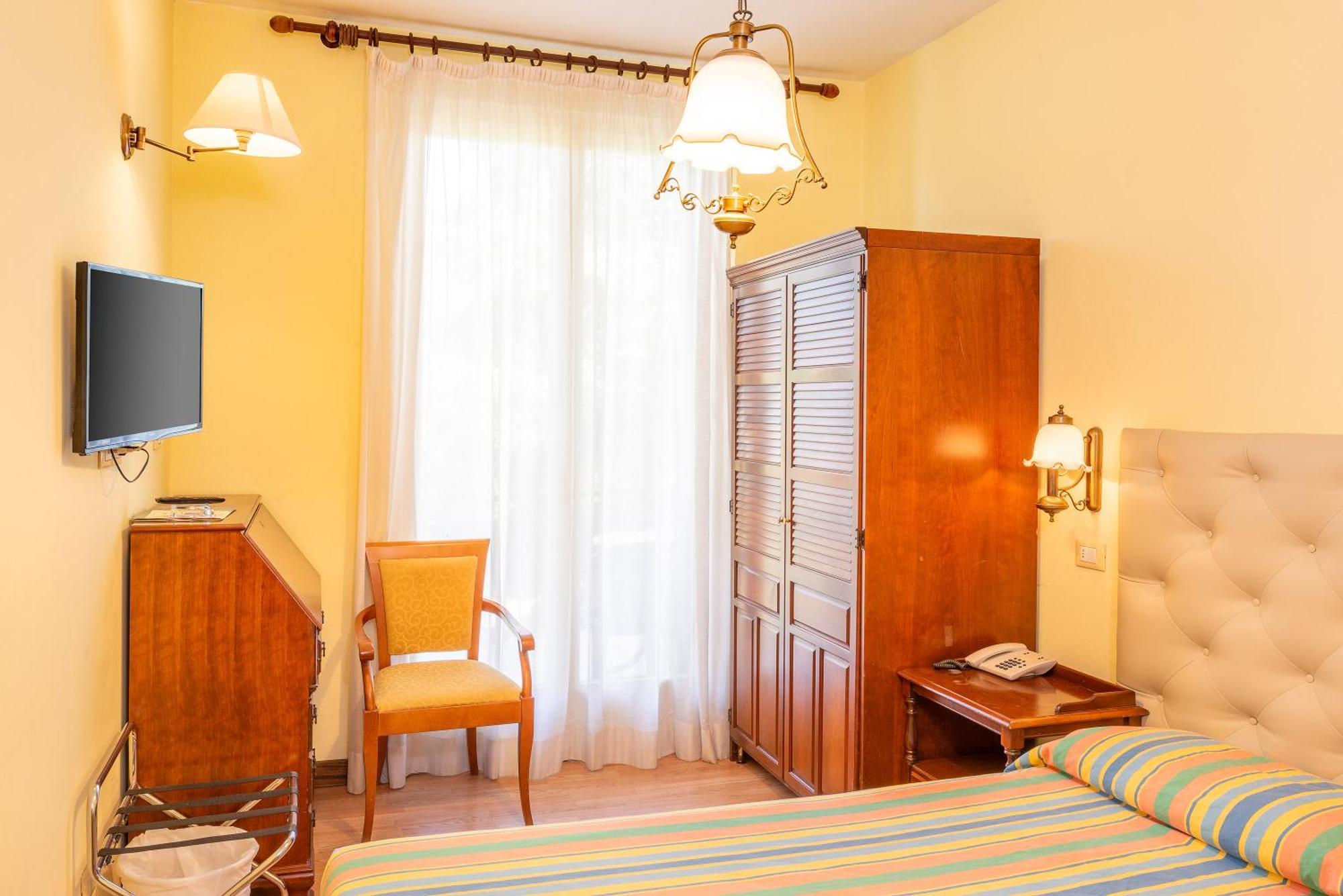 Hotel Palme & Suite Garda  Exterior foto